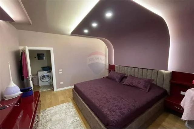 Tirane, jepet me qera apartament 2+1+BLK Kati 2, 102 m² 1.200 Euro (Rruga e Dibrës - Shkolla Partizani, Shqipëri)