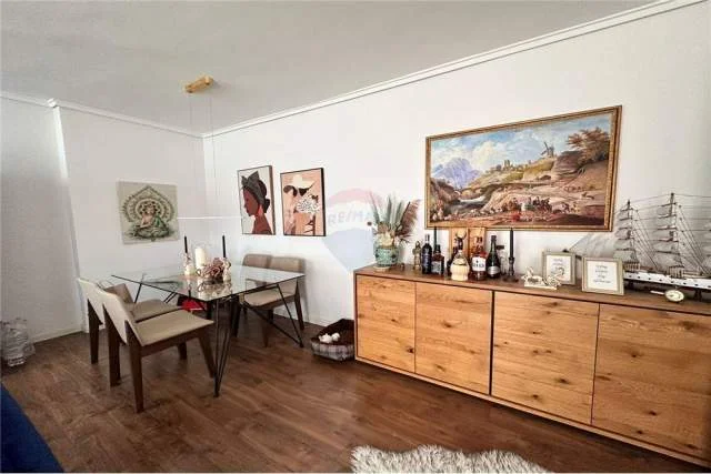 Tirane, jepet me qera 2+1 Kati 3, 81 m² 700 Euro