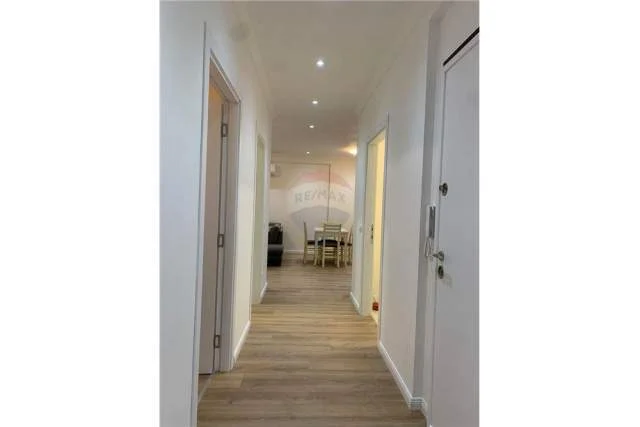 Tirane, jepet me qera apartament 2+1+BLK 110 m² 600 Euro