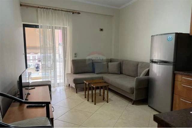 Tirane, jepet me qera apartament 1+1+BLK Kati 4, 60 m² 500 Euro