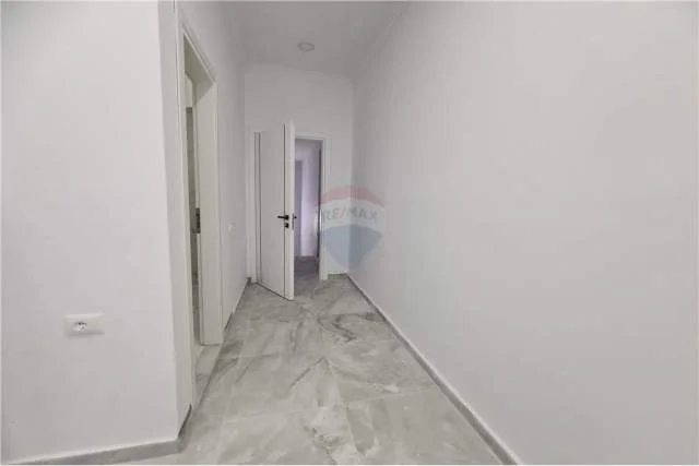 Tirane, jepet me qera apartament 1+1 Kati 0, 75 m² 500 Euro