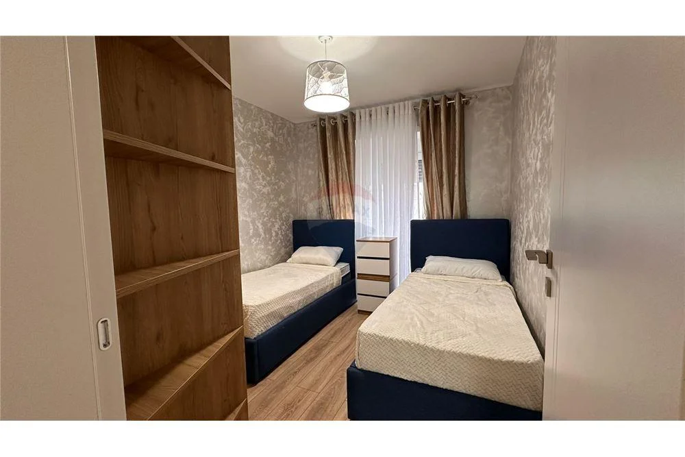 Tirane, jepet me qera apartament 2+1+BLK Kati 2, 94 m² 850 Euro (rruga kavajs)