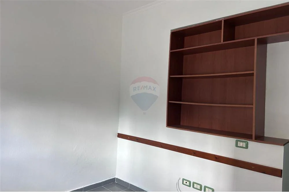 Shitet Apartament 1+1 në Laprakë