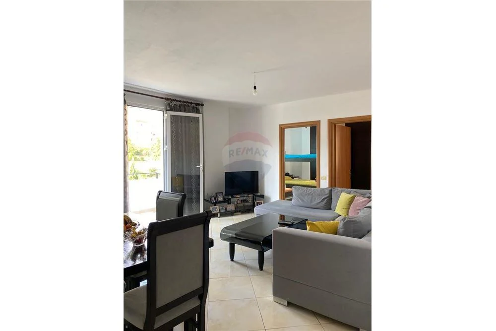 Apartament 2+1 per qera tek Eleonora!