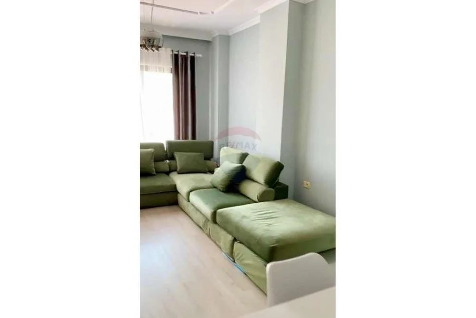 Tirane, shitet apartament 1+1 Kati 5, 83 m² 110,000 € (5 Maji)