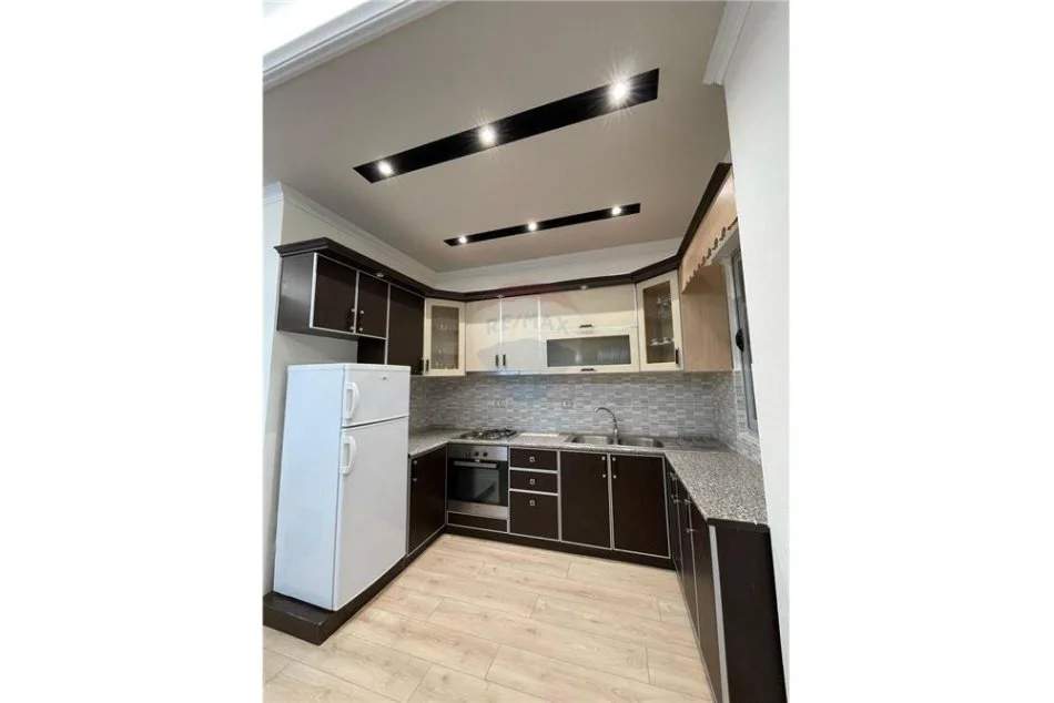 Tirane, jepet me qera apartament 2+1 Kati 2, 90 m² 580 € (Liqeni i Thate)