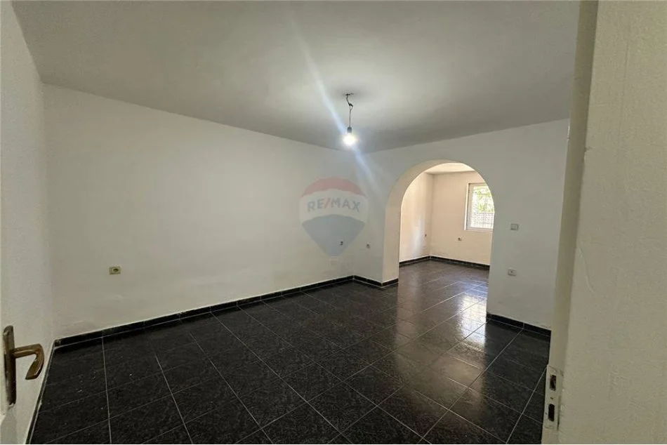 Tirane, shitet 2+1 Kati 2, 137.600 € (Muhamet Gjollesha)