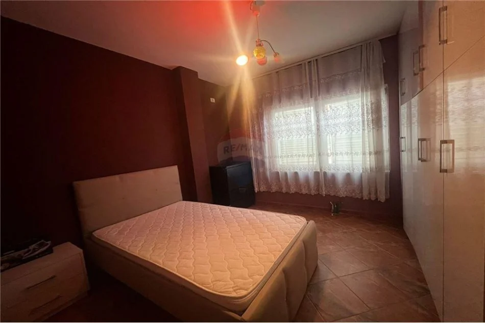 Tirane, jepet me qera apartament 2+1+Aneks , 120 m² 550 € (Liqeni i Thate)