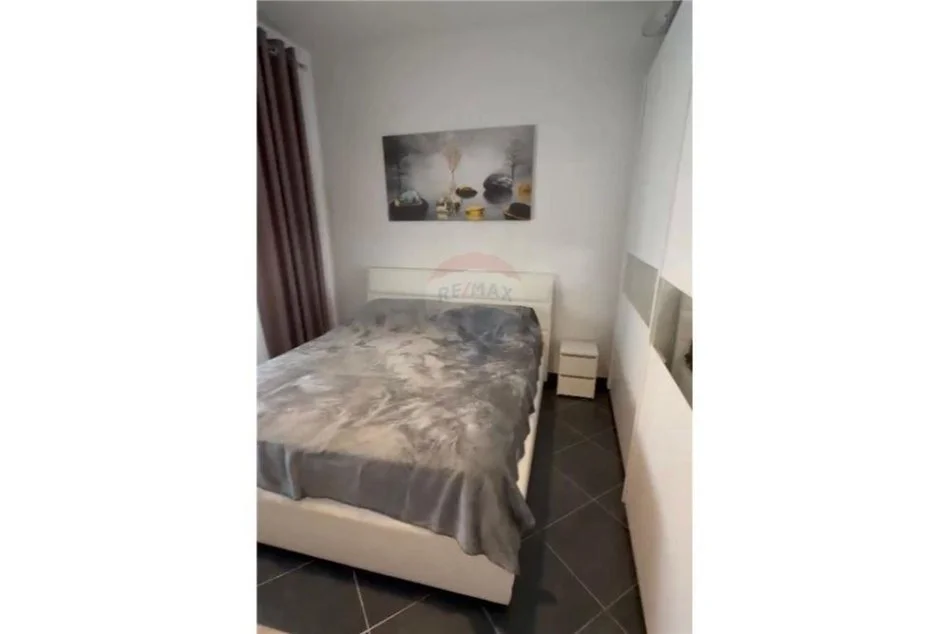 Tirane, jepet me qera apartament 1+1 Kati 2, 65 m² 400 € (Rruga Peti)