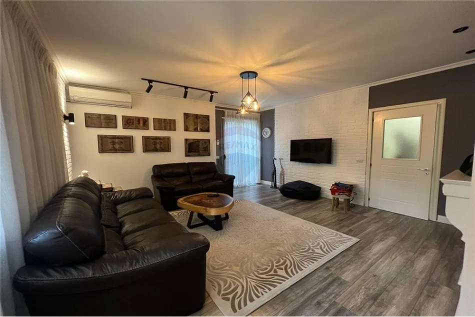 Tirane, jepet me qera apartament 1+1+Aneks+Ballkon , 550 € (Rruga Peti)