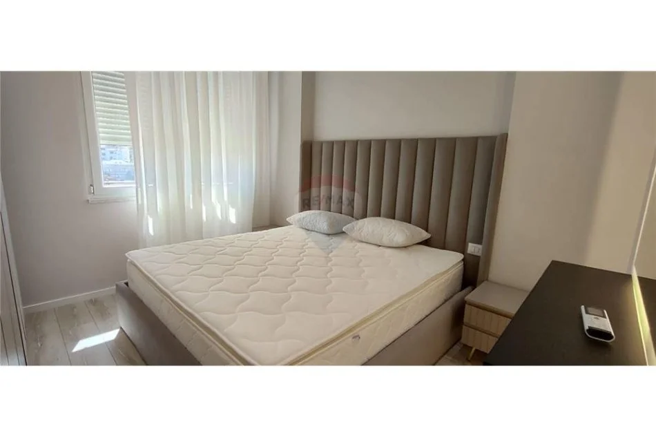Tirane, jepet me qera 1+1+Ballkon Kati 4, 62 m² 500 € (Hasan Vogli)