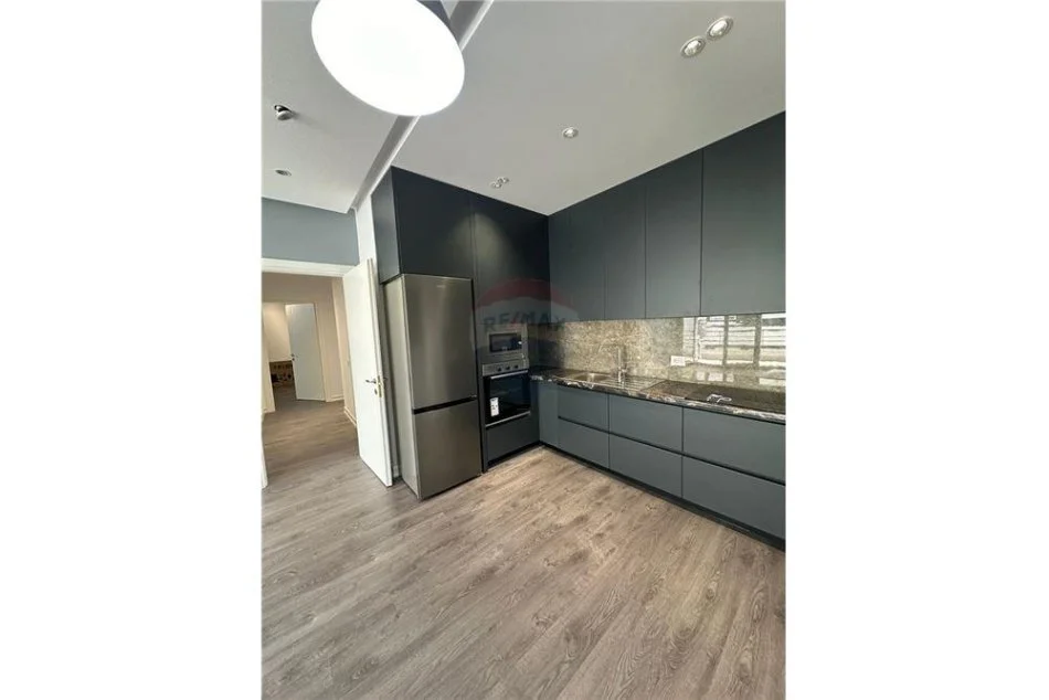 Tirane, jepet me qera apartament 2+1+Aneks+Ballkon Kati 2, 100 m² 500 € (Liqeni i Thatë)