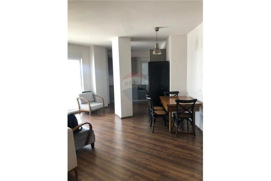 jepet me qera apartament 1+1 Kati 8, 95 m² 600 € (Rruga Frosina Plaku)