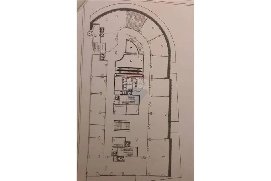 Shqiperi, shitet Kati 0, 54 m² 240.000 € (Piramida e Tiranes, Qender)