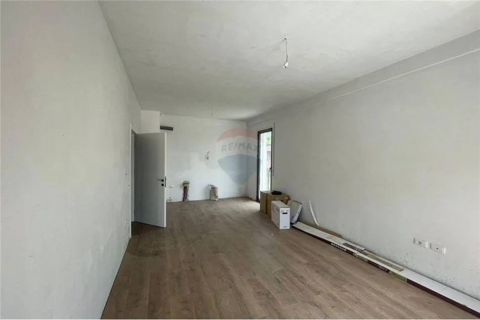 Tirane, shitet apartament 1+1+Ballkon Kati 3, 91 m² 127.000 € (Rruga Sadik Petrela - Rruga Sadik Petrela - Porcelan - Xhamlliku, Albania)