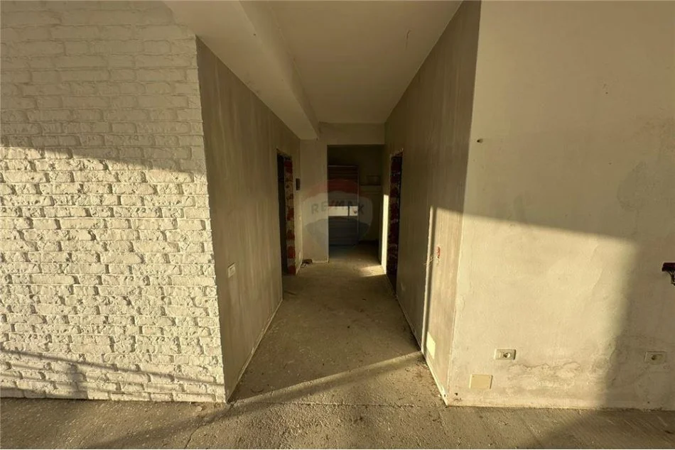 Tirane, shitet apartament 1+1+Aneks+Ballkon , 103 m² 109.000 € (Rruga Bedri Karapici)