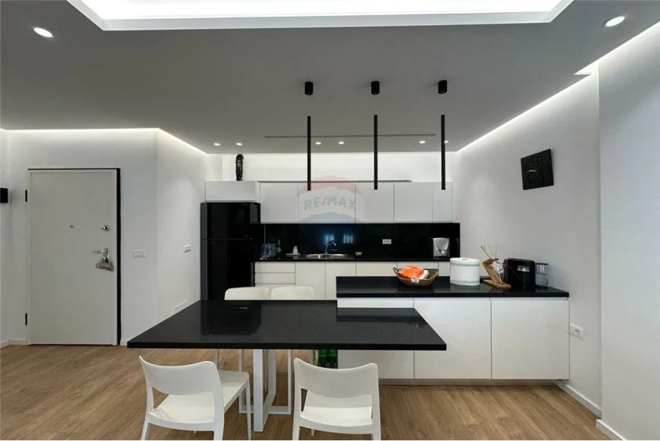 Tirane, shitet 2+1+Ballkon Kati 3, 100 m² 250.000 € (TEG, Rose Garden Residence)