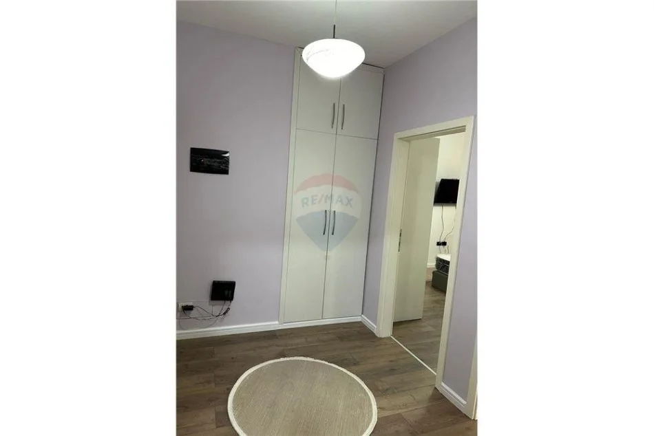 Tirane, jepet me qera apartament 1+1 , 75 m² 600 € (hamdi sina)