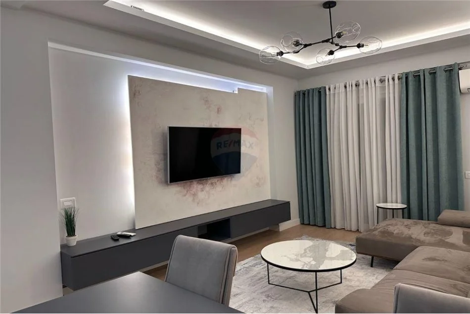 Tirane, shitet apartament 2+1 Kati 8, 95 m² 170.000 € (Bedri Karapici)