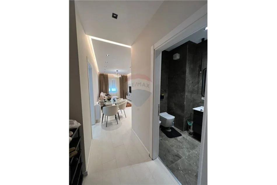 Tirane, jepet me qera apartament 1+1 Kati 2, 60 m² 450 € (Rruga e Dibres)