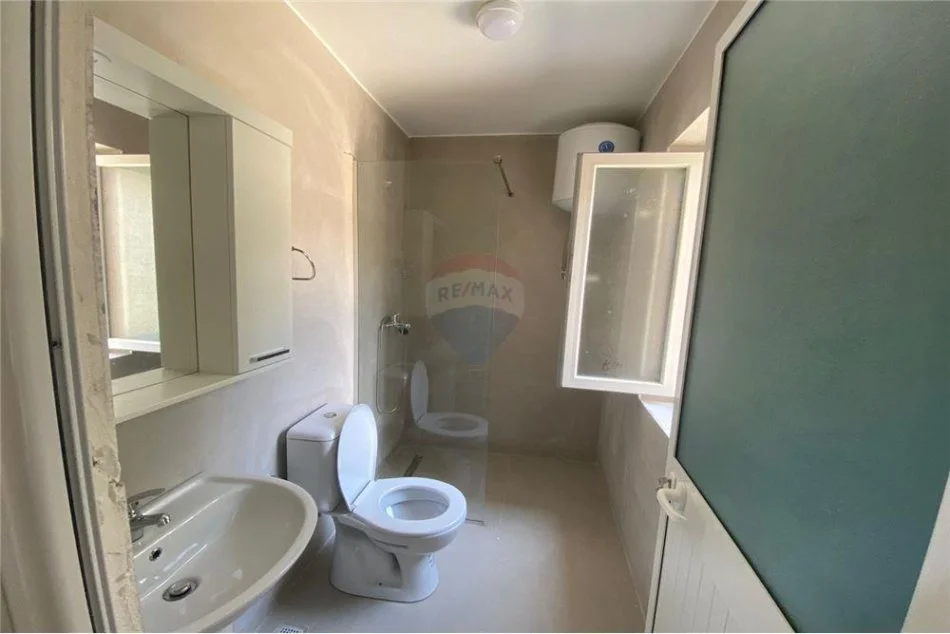 Tirane, jepet me qera apartament 1+1 Kati 3, 55 m² 450 € (Sander Prosi)