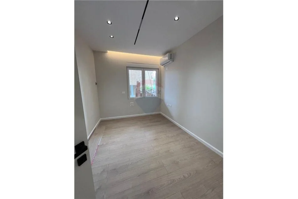 Tirane, shitet apartament 2+1 Kati 3, 103 m² 255.000 € (9 - kateshet - Qendër)