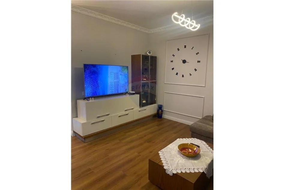 Tirane, jepet me qera apartament 2+1 , 80 m² 550 € (Rruga Dibres(prane Kompleksit Halili))