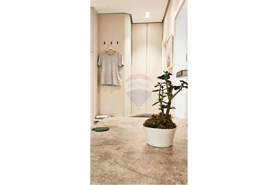 Tirane, shitet apartament 1+1 Kati 5, 60 m² 235.000 € (Shitet Apartament 1 +1 - Bllok.)