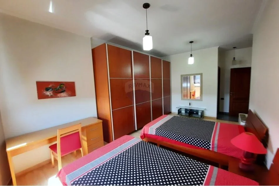 Tirane, jepet me qera apartament 2+1 , 170 m² 1.300 € (Jepet me Qira Apartament tek Ambasada Amerikane)