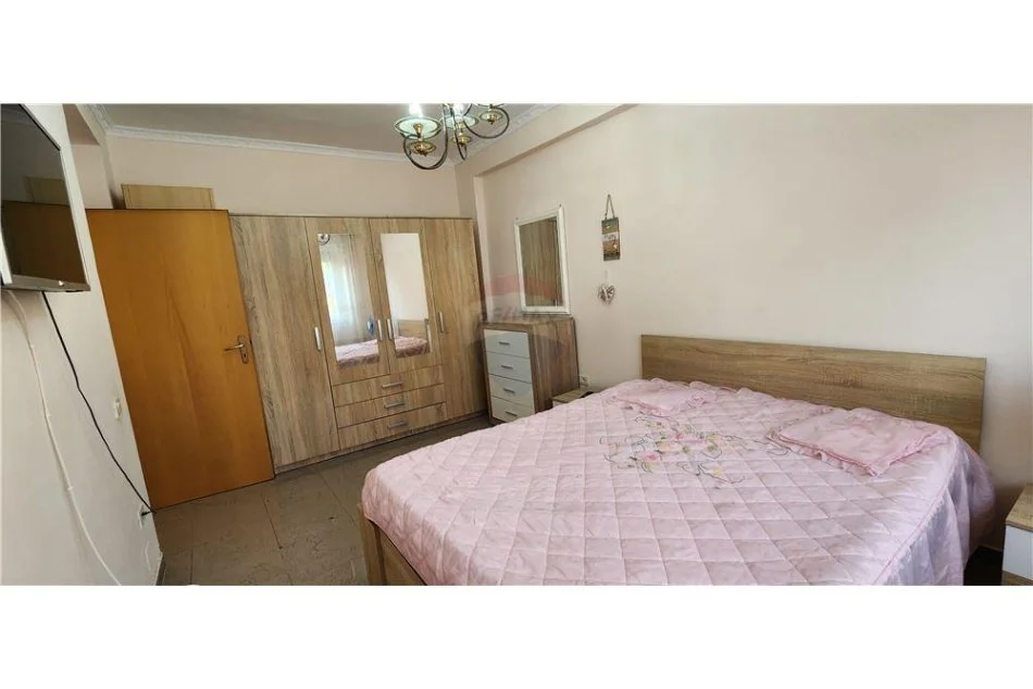 Tirane, jepet me qera apartament 2+1+Aneks+Ballkon Kati 4, 84 m² 700 € (Garda - Rruga Lidhja e Prizrenit - Bllok)