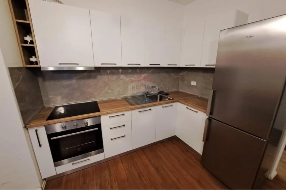 Tirane, jepet me qera apartament 2+1 , 94 m² 700 € (Don Bosko,)