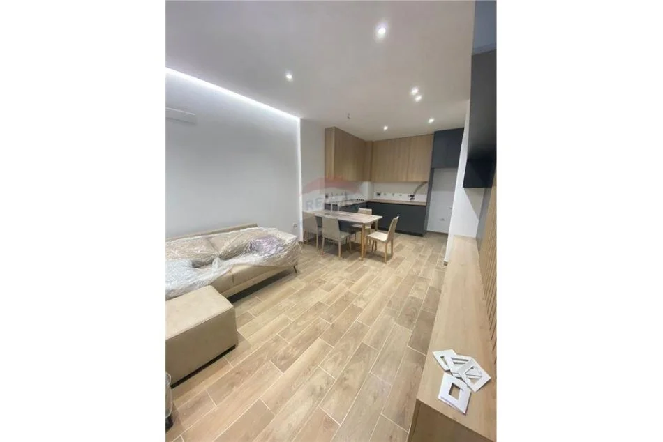 Tirane, shitet apartament 1+1+Ballkon Kati 3, 59 m² 103.000 € (Rruga Aleksander Moisiu)