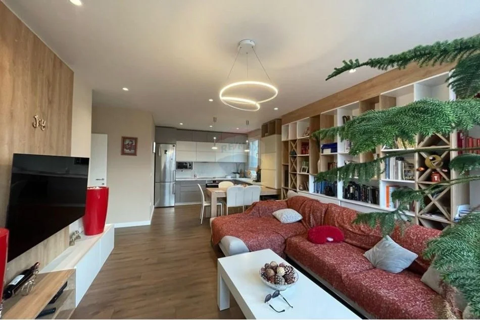 Tirane, jepet me qera apartament 2+1 Kati 8, 107 m² 900 € (Rruga e Elbasanit)