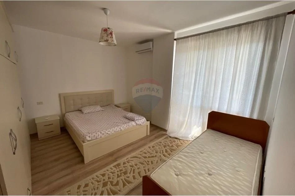 Tirane, jepet me qera apartament 2+1 Kati 7, 110 m² 700 € (Rruga Muhamet Gjollesha)
