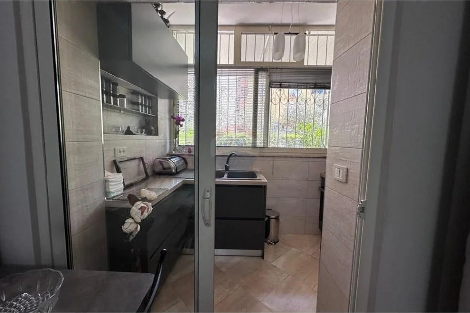 Tirane, shitet apartament 1+1+Aneks+Ballkon Kati 0, 46 m² 86.000 € (Don Bosko - Jordan Misja)