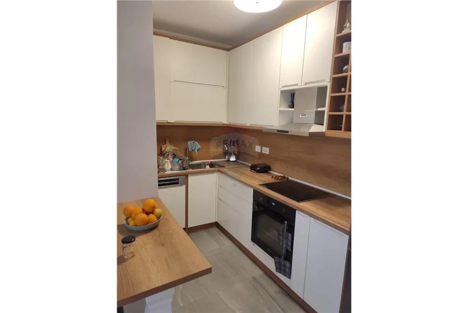 Tirane, jepet me qera apartament 2+1+Aneks+Ballkon Kati 3, 89 m² 550 € (Kopshi Bootanik - kompleksi Fratari)