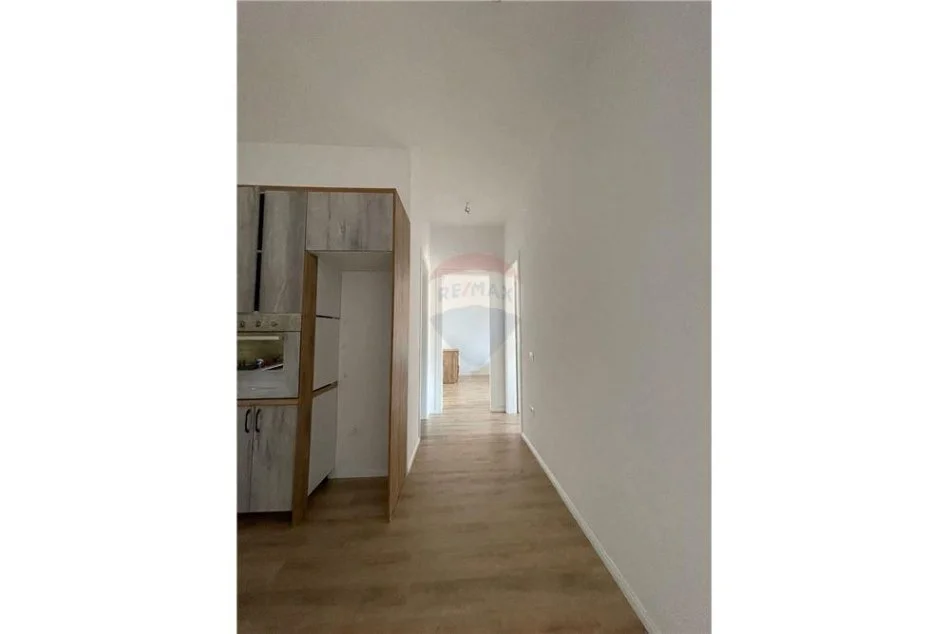 Tirane, jepet me qera apartament 2+1+Aneks+Ballkon , 116 m² 850 € (Rruga e Kavajes - Kompleksi Delijorgji)