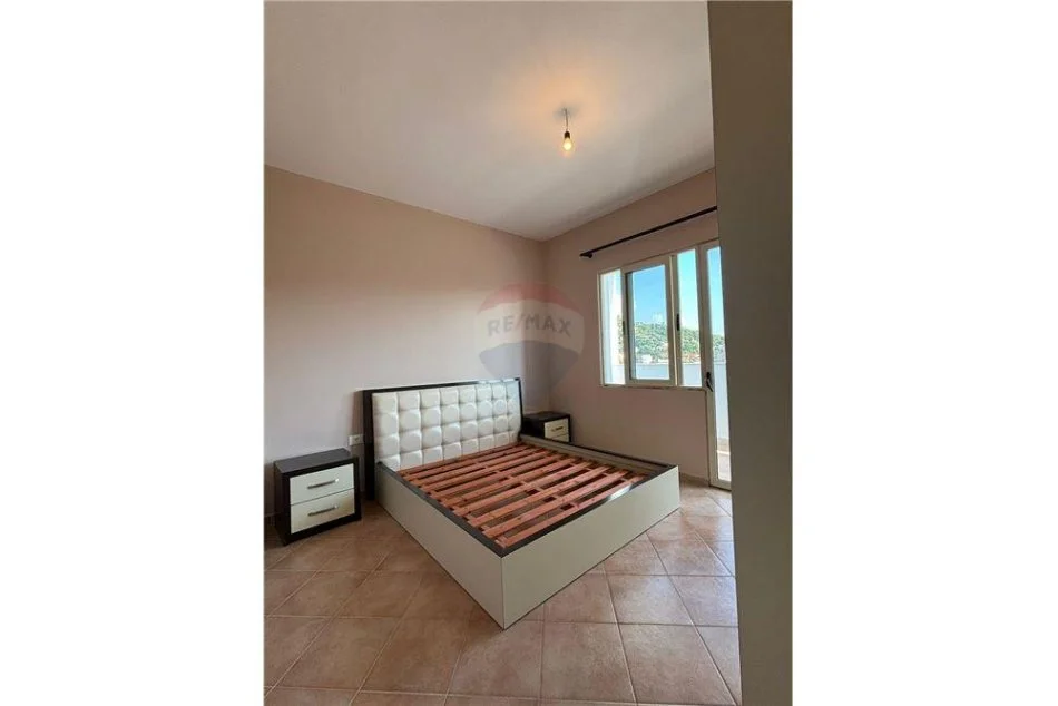 Tirane, jepet me qera apartament 2+1 Kati 7, 110 m² 450 € (Yzberisht)