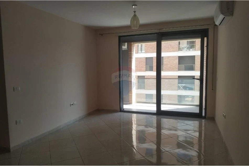 Tirane, jepet me qera apartament 2+1 Kati 3, 96 m² 500 € (Don Bosko)