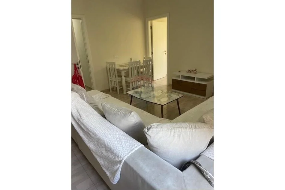 Tirane, shitet apartament 2+1 Kati 5, 87 m² 100.000 € (Shitet apartament 2+1, tek Fresku pranë bar Deus.)