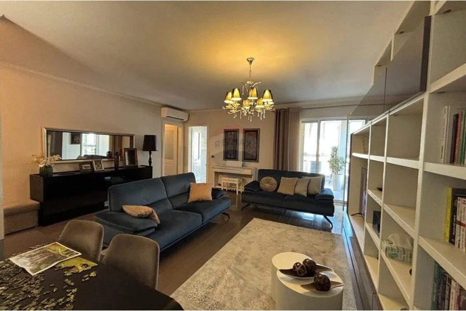 Tirane, shitet apartament 2+1 Kati 6, 121 m² 295.500 € (Rruga e Elbasanit,)