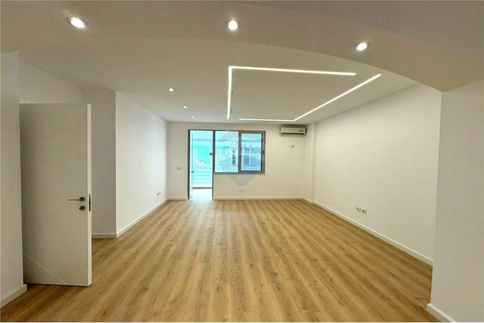 Tirane, shitet 2+1+Ballkon , 175.000 € (Kodra e Dielit)