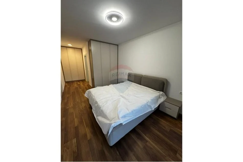 Tirane, jepet me qera apartament 2+1+Ballkon Kati 3, 118 m² 1.200 € (Kompleksi Olimpik)