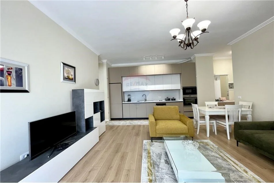 Tirane, jepet me qera apartament 2+1 , 110 m² 1.200 € (APARTAMENT 2+1 ME QIRA TEK KOMPLEKSI DELIJORGJI)