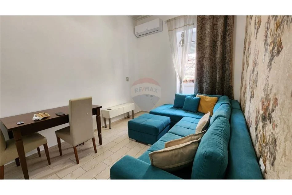 Tirane, jepet me qera apartament 1+1+Ballkon Kati 2, 65 m² 550 € (Sami Frasheri)