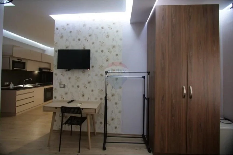 Tirane, jepet me qera apartament 1+1 Kati 3, 64 m² 600 € (Apartament 1+1 me qera ne Qender)
