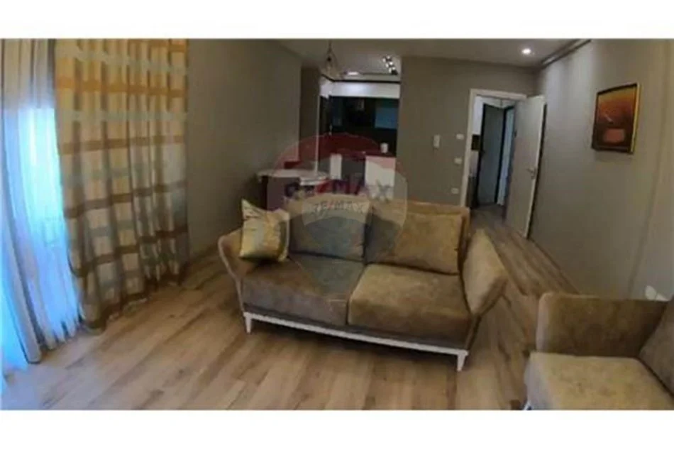 Tirane, jepet me qera apartament 2+1 Kati 7, 599 m² 600 € (Fusha e Aviacionit)