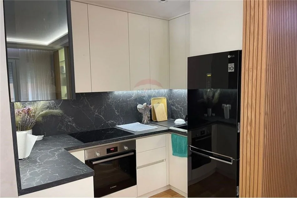 Tirane, shitet apartament 2+1 Kati 4, 83 m² 145.000 € (APARTAMENT 2+1 &amp; PARKIM PER SHITJE TE UNAZA E RE)