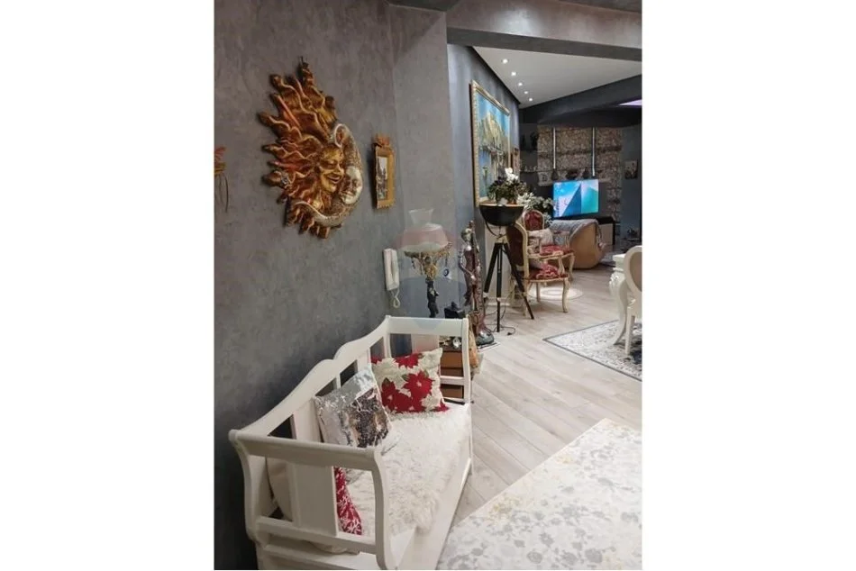 Tirane, shitet 2+1 , 135 m² 250.000 € 