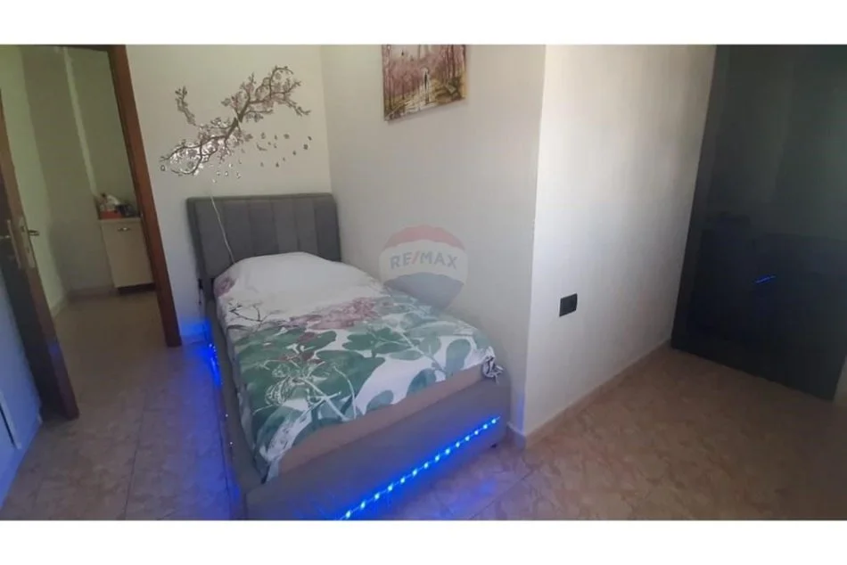 Tirane, jepet me qera apartament 2+1 Kati 6, 67 m² 550 € (Apartament 2+1 me qira ne Brryl)